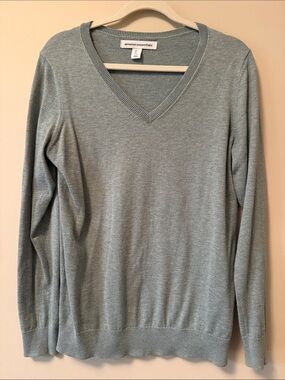 Amazon Essentials Light Sage V-Neck Sweater